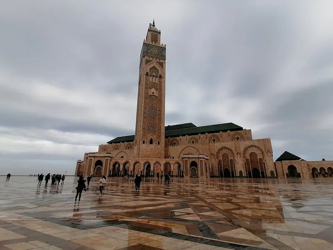 Hassan 2 Mosque in Casablanca Morocco standing over the Atlantic Ocean representing a 14 days tour from Casablanca Morocco